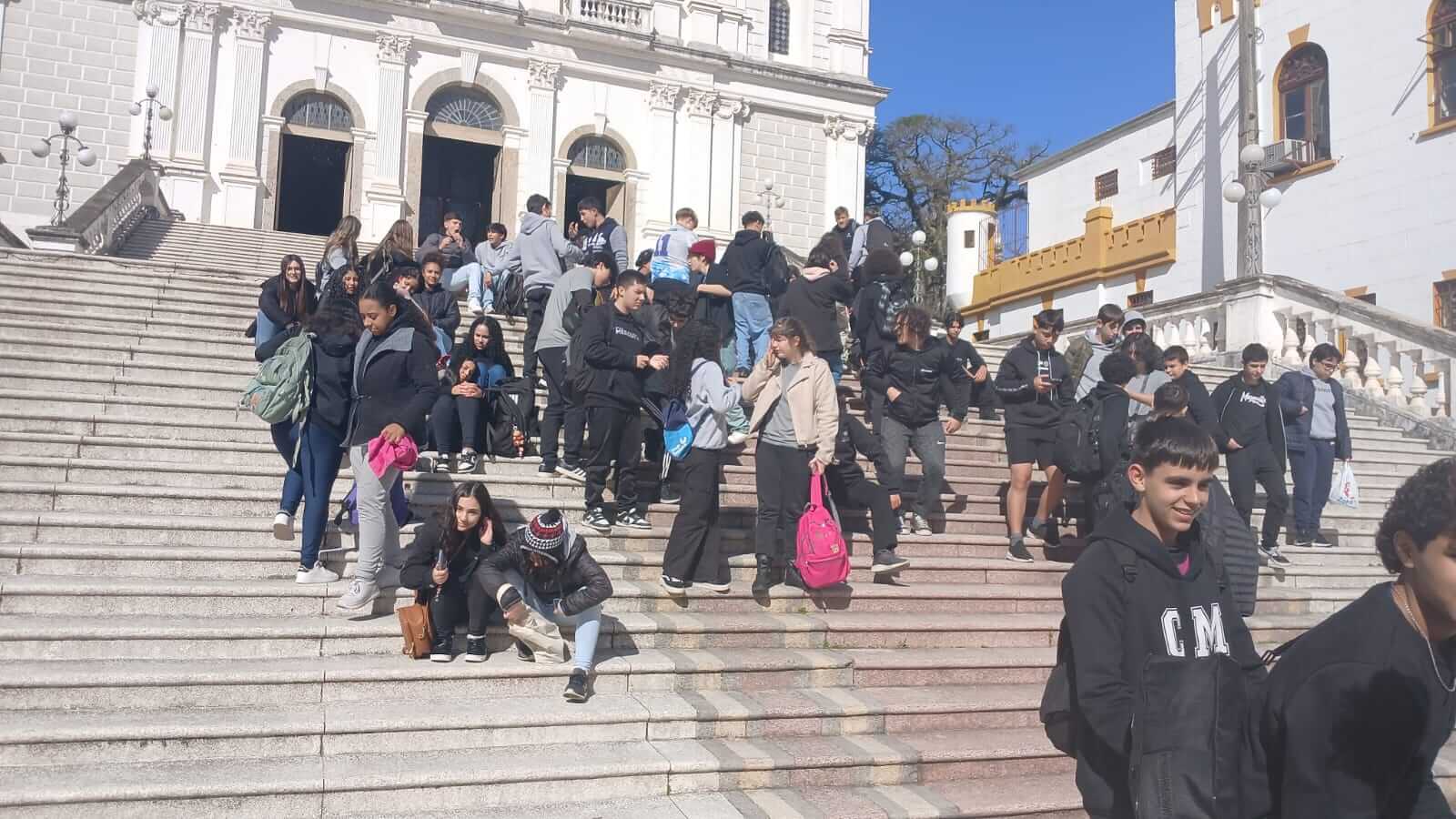 Adolescência em foco: saída pedagógica do 9º ano E.F. e 1º ano do Ensino Médio